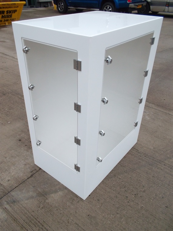 a 2 door vivarium 915mm x 610mm x 1220mm high in white polypropylene.