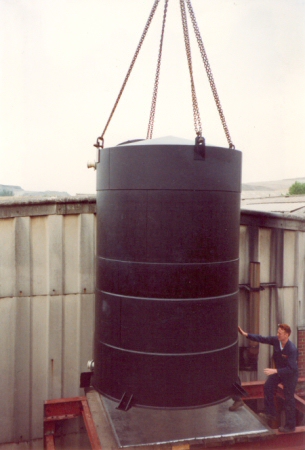 Positioning on site of water storage tank